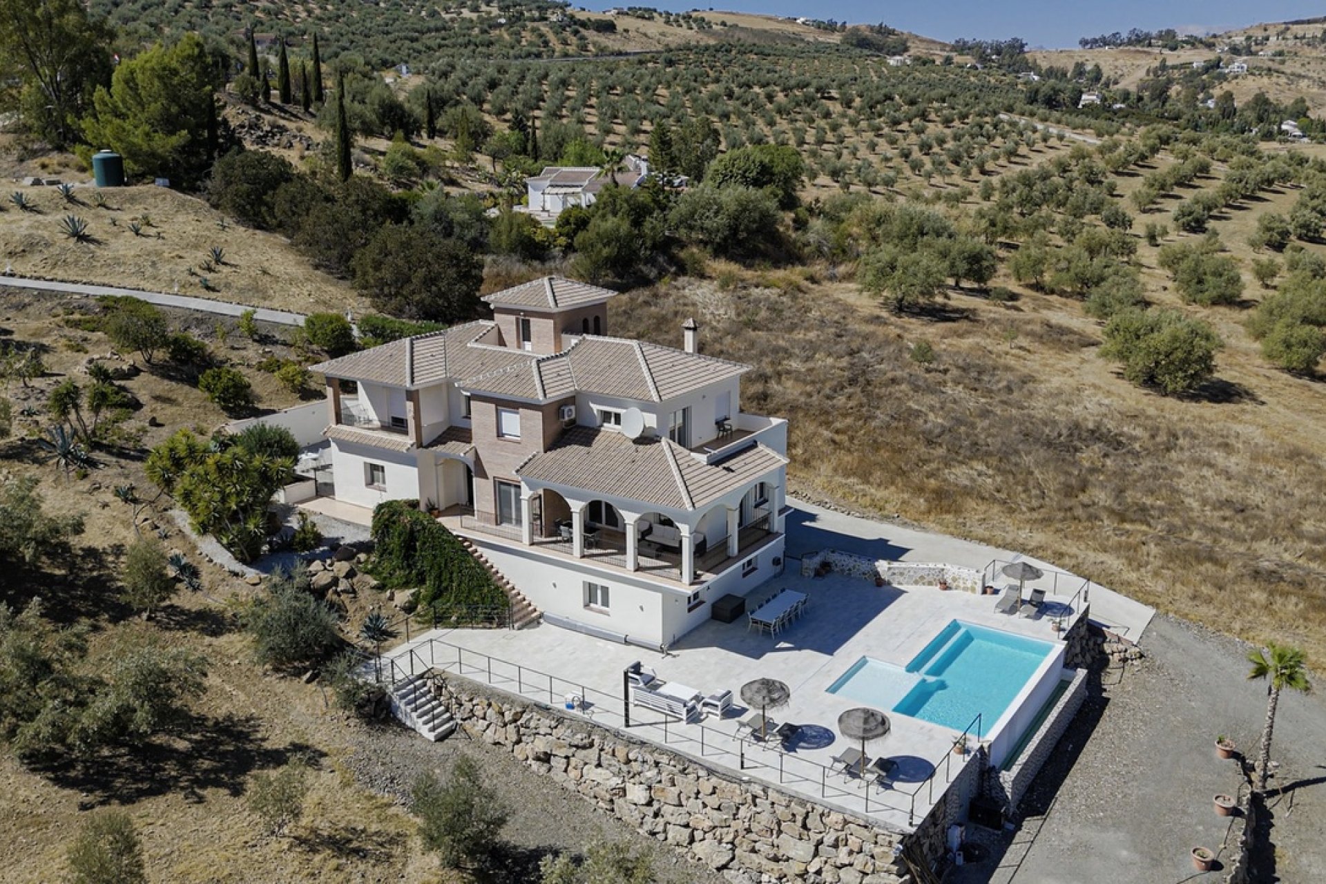 Resale - Villa -
Los Romanes - Inland