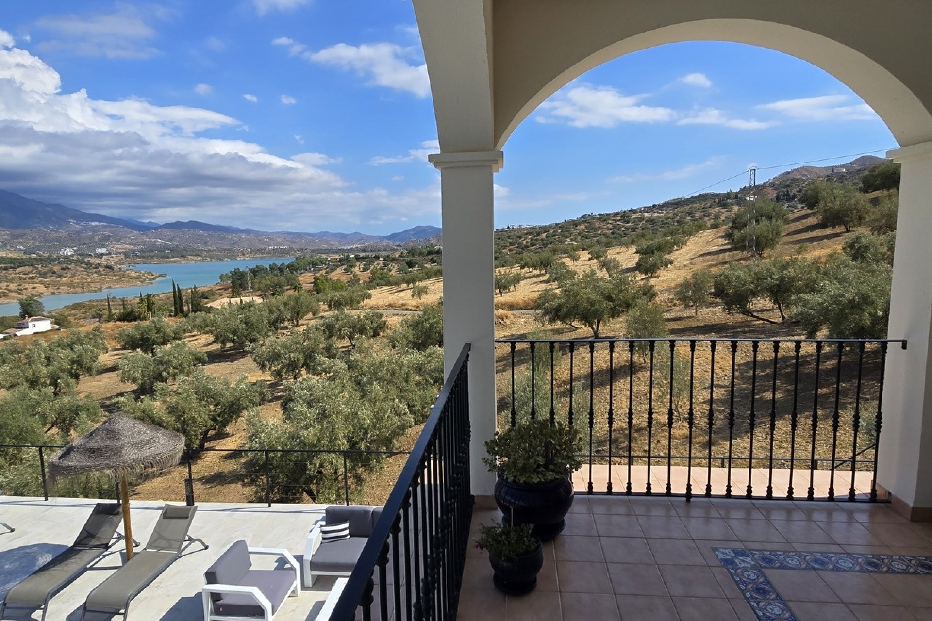 Resale - Villa -
Los Romanes - Inland