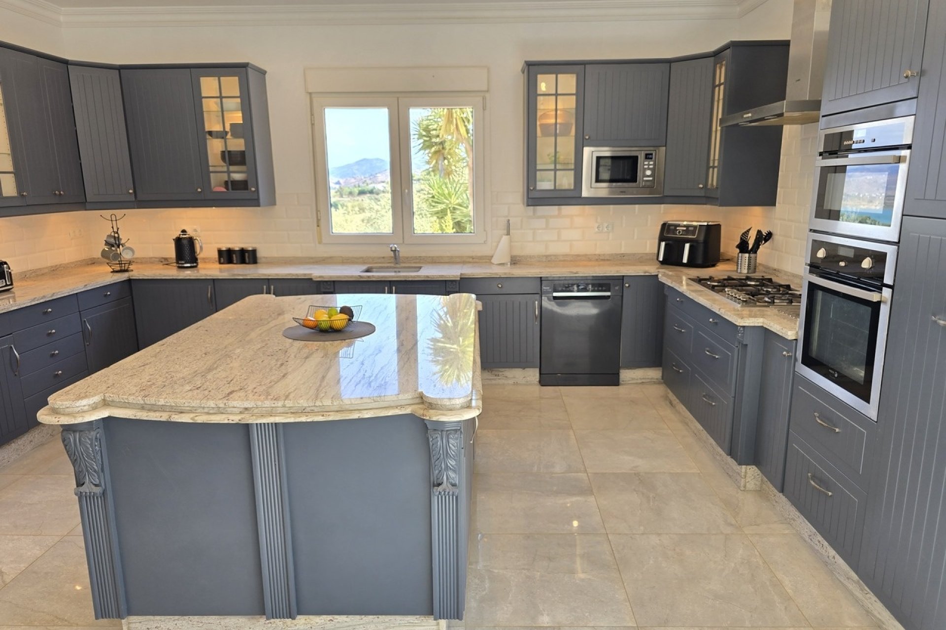 Resale - Villa -
Los Romanes - Inland