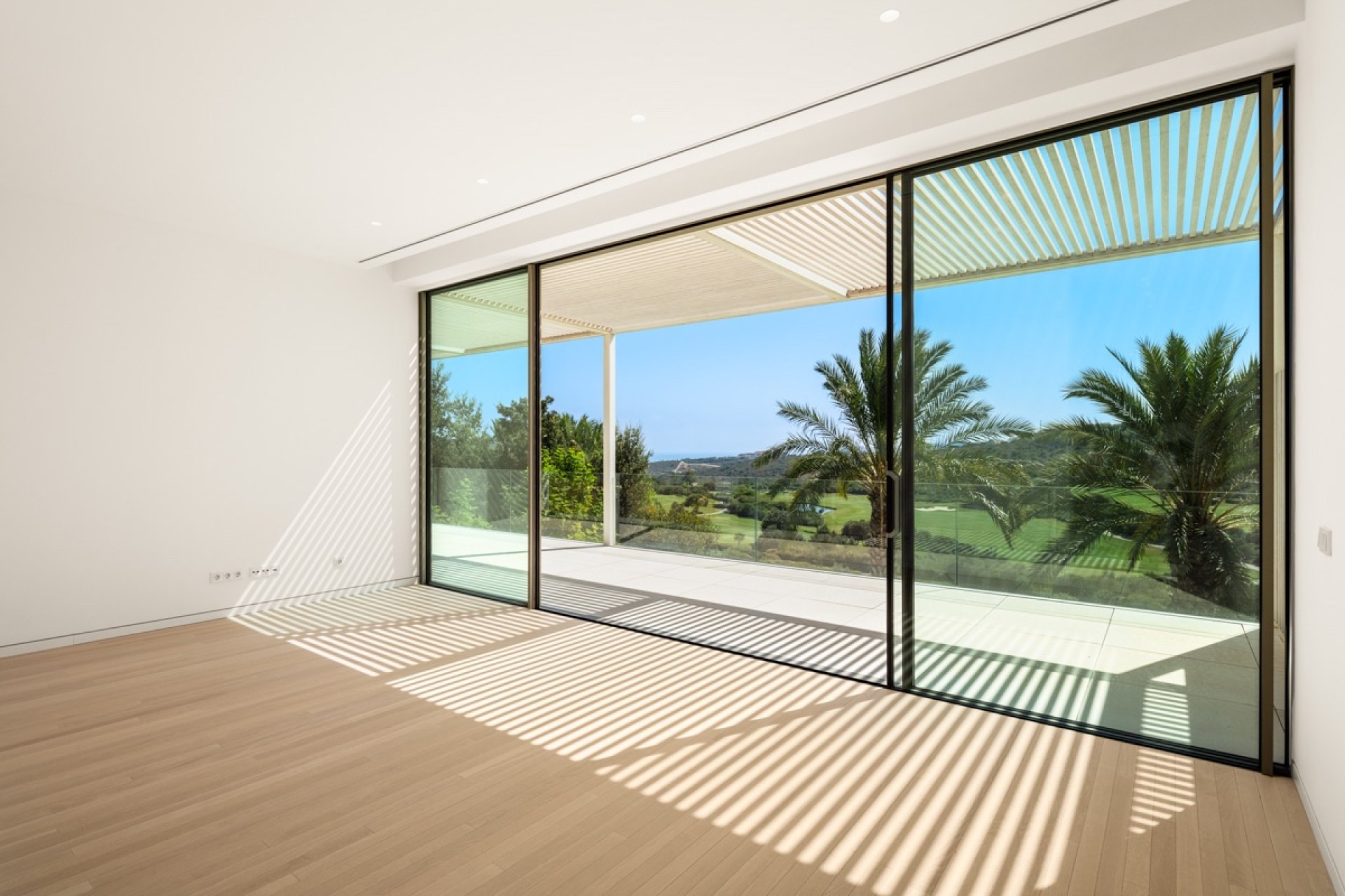 Resale - Villa -
Malaga - Casares