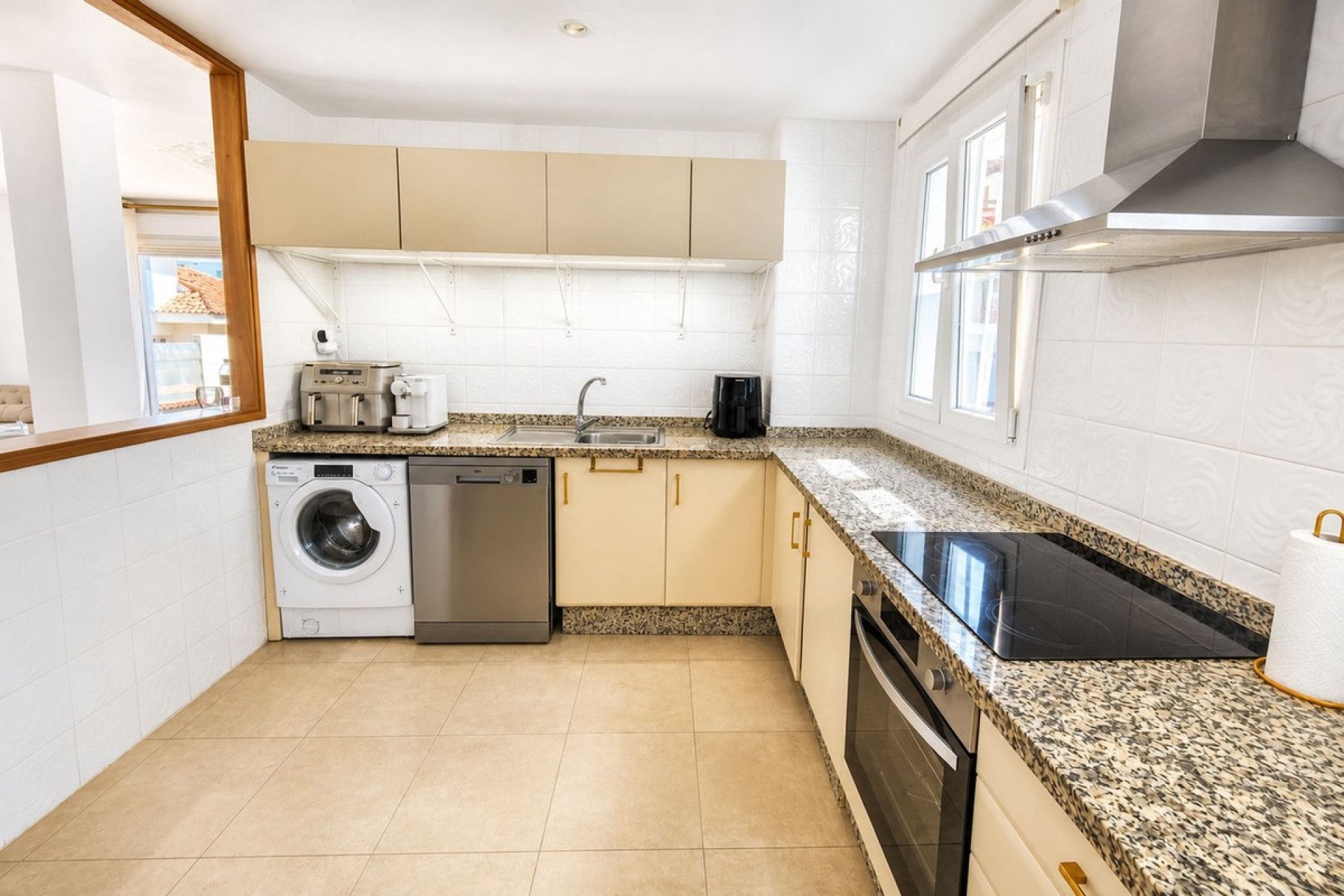 Resale - Villa -
Manilva - Inland