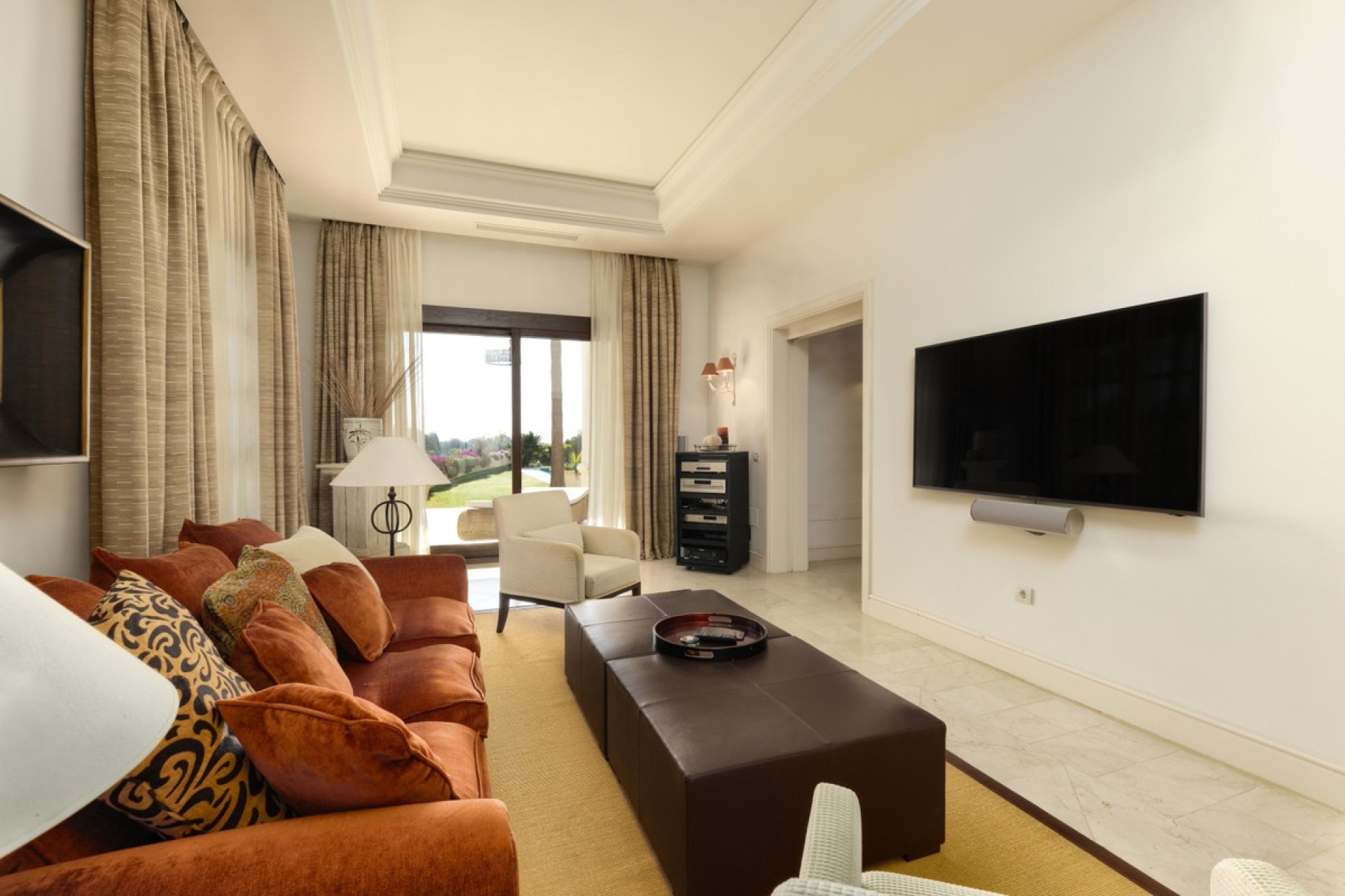 Resale - Villa -
Marbella - Costa del Sol