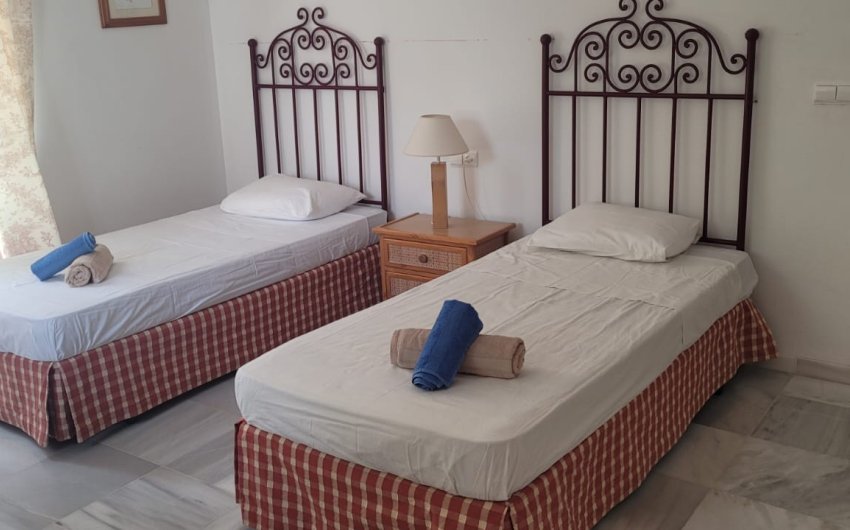 Resale - Villa -
Marbella - Las Chapas