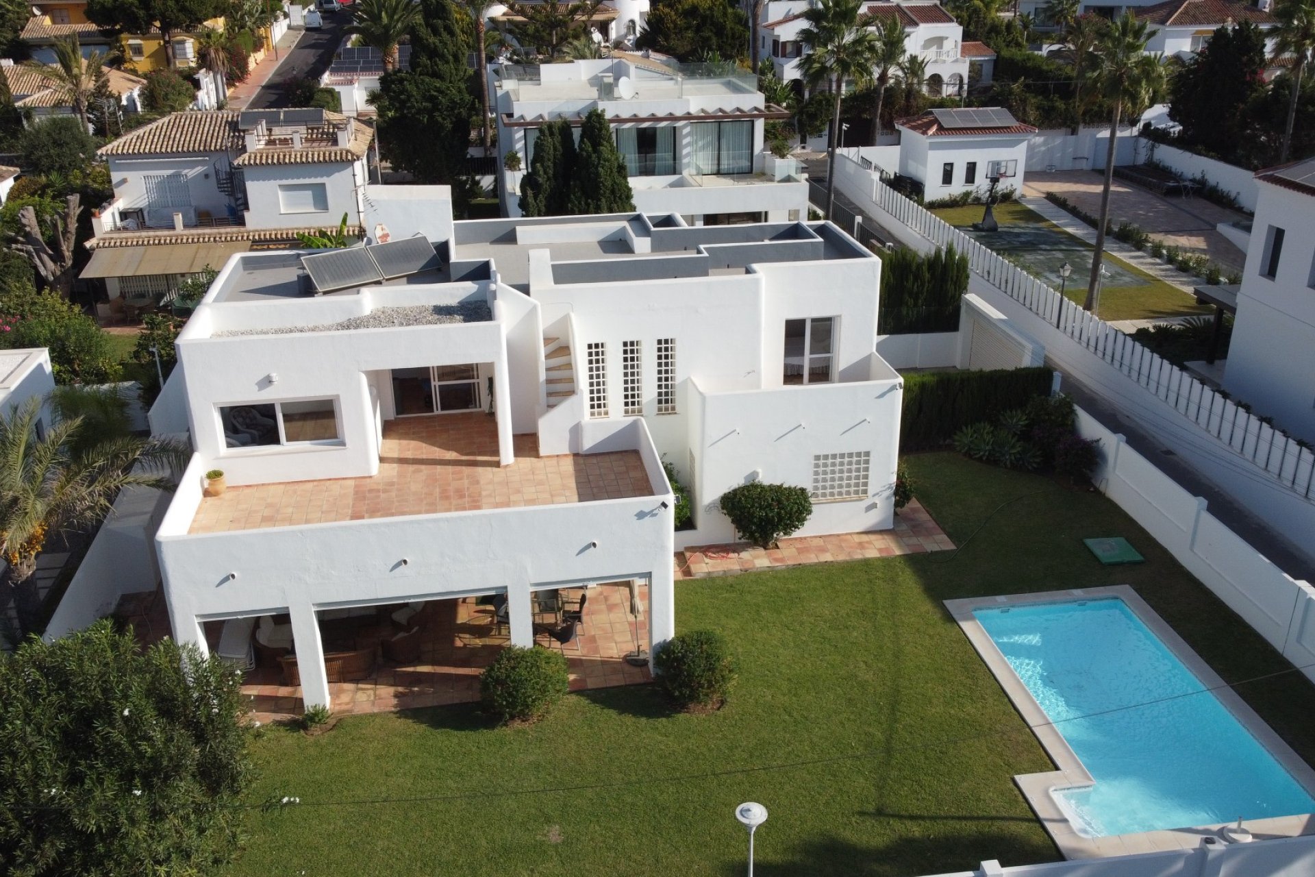 Resale - Villa -
Marbella - Las Chapas