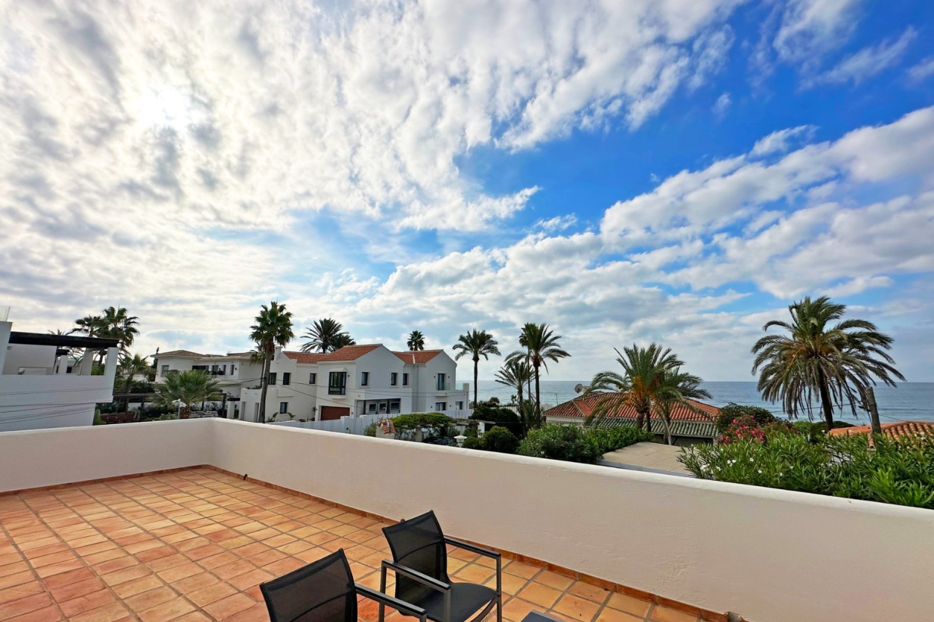 Resale - Villa -
Marbella - Las Chapas