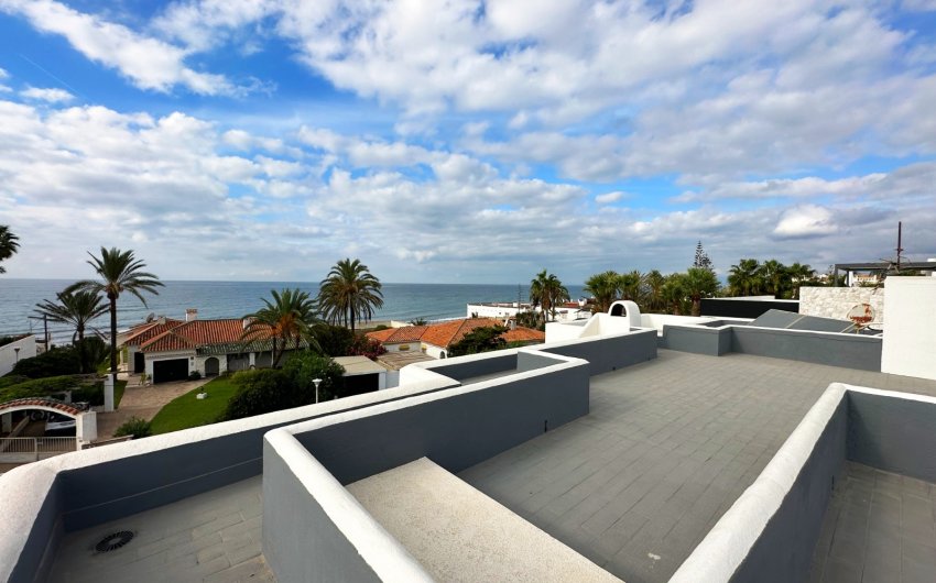 Resale - Villa -
Marbella - Las Chapas