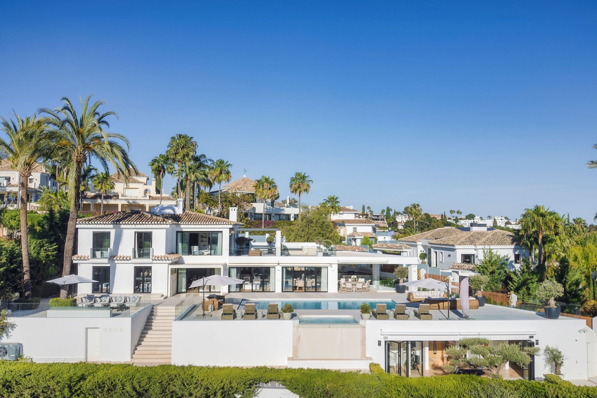 Resale - Villa -
Marbella - Los Naranjos de Marbella