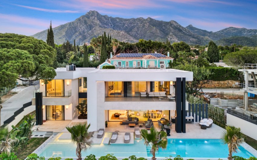 Resale - Villa -
Marbella - Nagueles