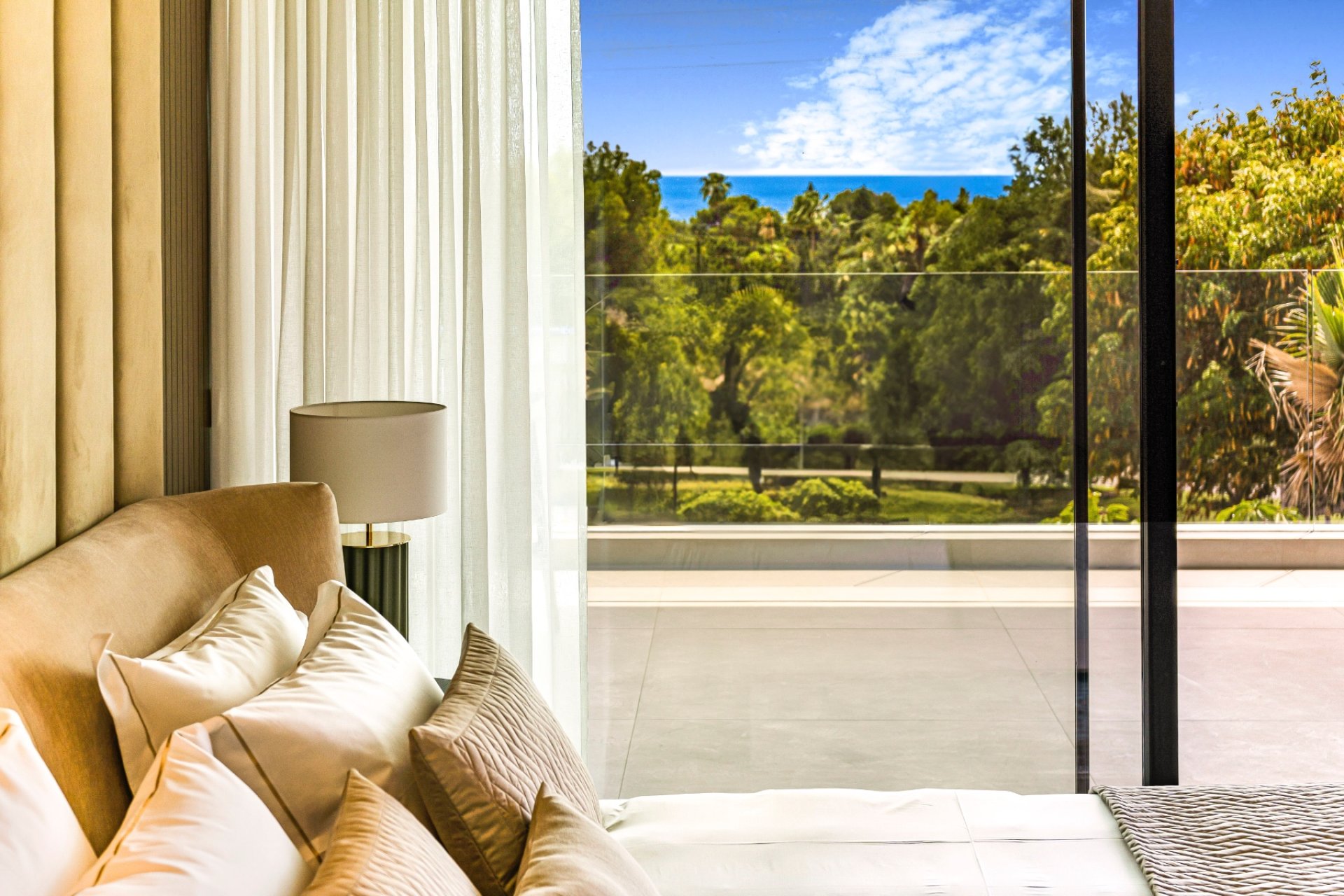 Resale - Villa -
Marbella - Nagueles