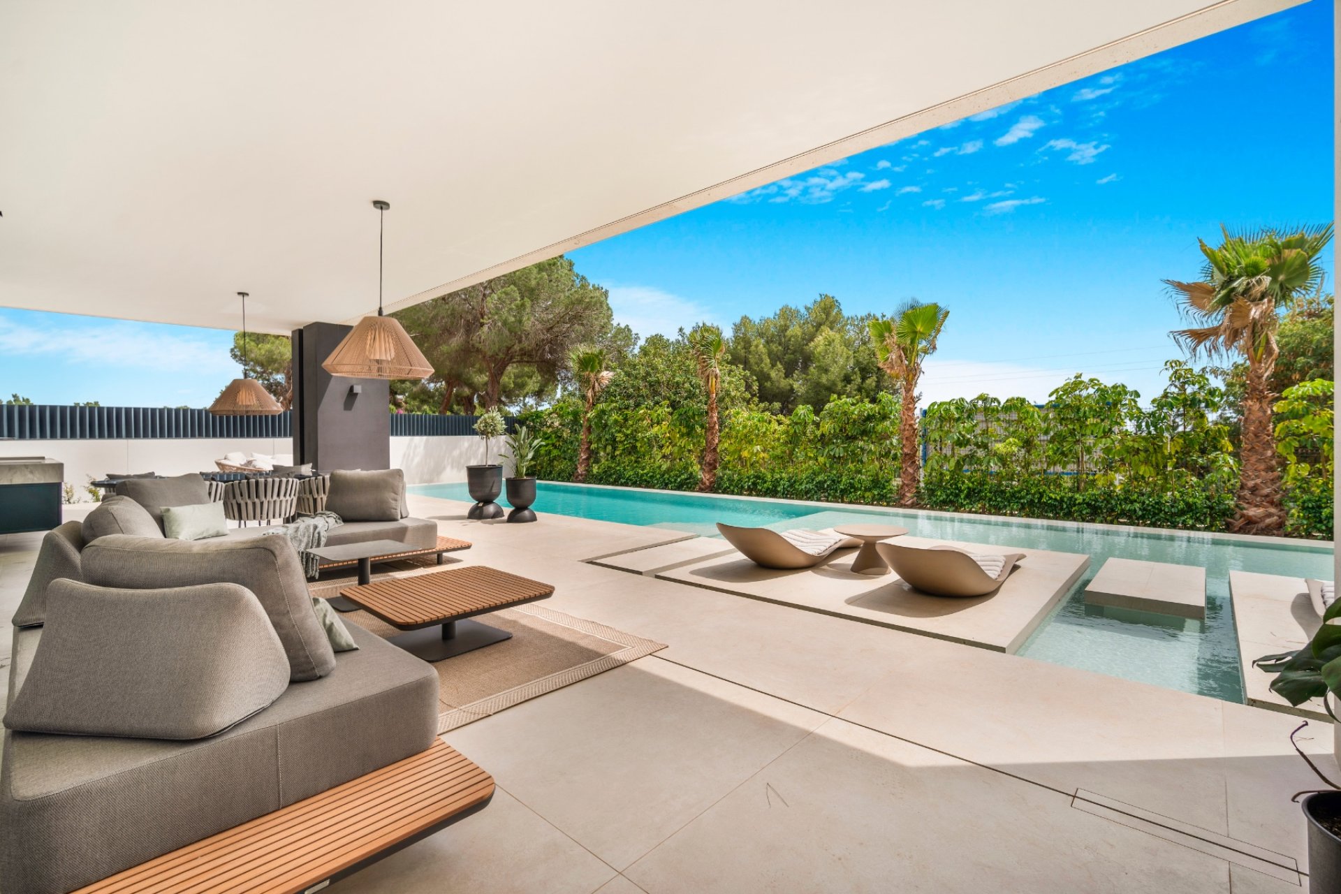 Resale - Villa -
Marbella - Nagueles