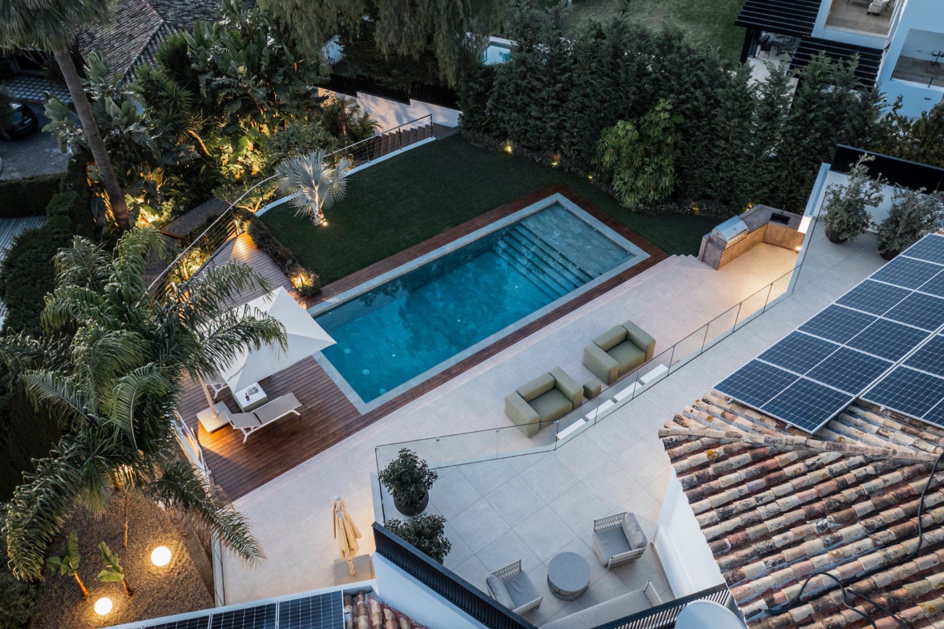 Resale - Villa -
Marbella - Nagueles