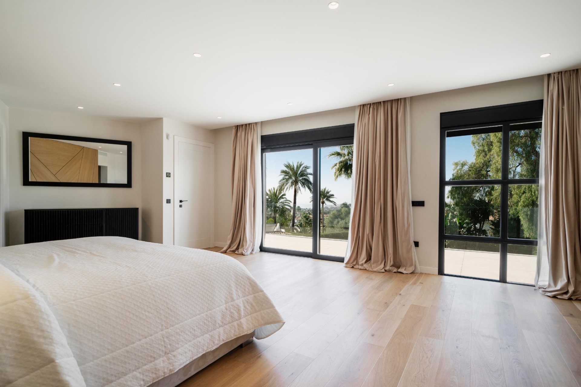 Resale - Villa -
Marbella - Nagueles