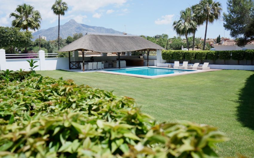 Resale - Villa -
Marbella - Nueva Andalucía