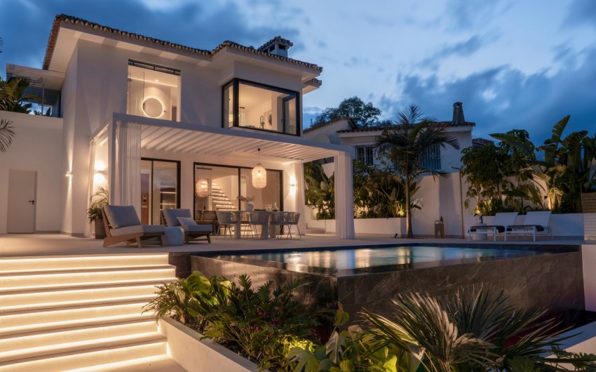 Resale - Villa -
Marbella - Nueva Andalucía