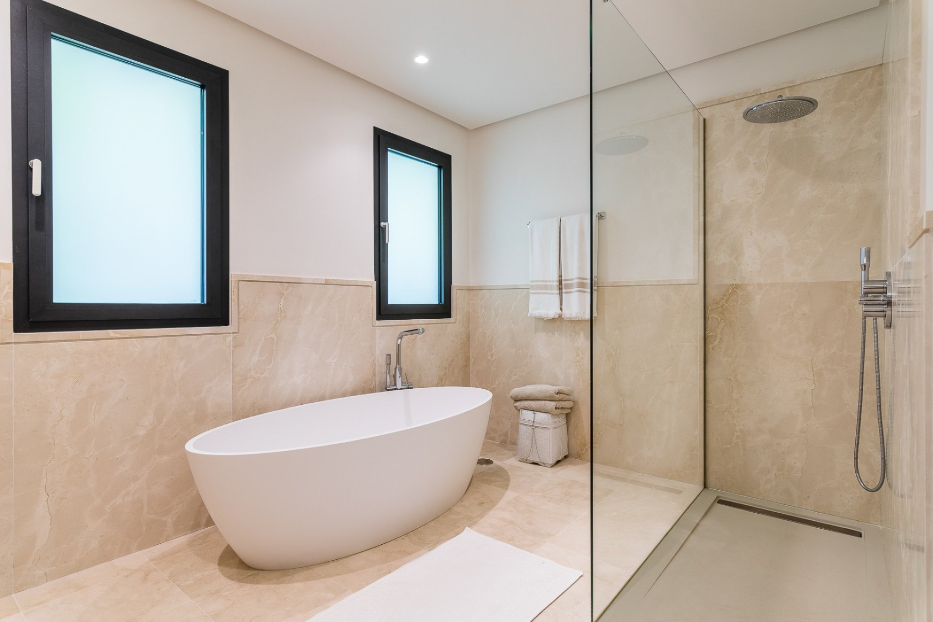 Resale - Villa -
Marbella - Nueva Andalucía