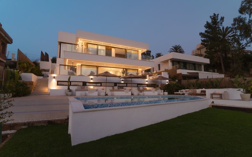 Resale - Villa -
Marbella - Nueva Andalucía