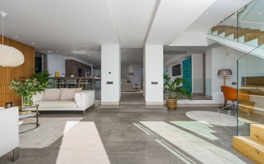 Resale - Villa -
Marbella - Nueva Andalucía