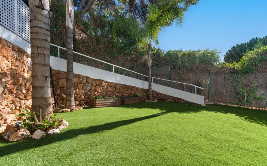 Resale - Villa -
Marbella - Nueva Andalucía