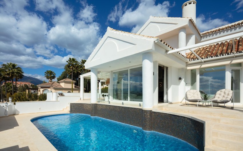 Resale - Villa -
Marbella - Nueva Andalucía