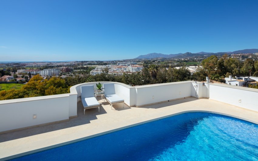 Resale - Villa -
Marbella - Nueva Andalucía