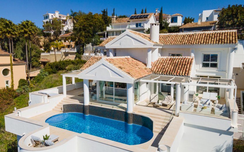 Resale - Villa -
Marbella - Nueva Andalucía