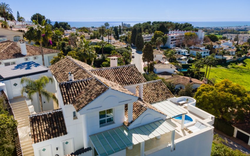 Resale - Villa -
Marbella - Nueva Andalucía