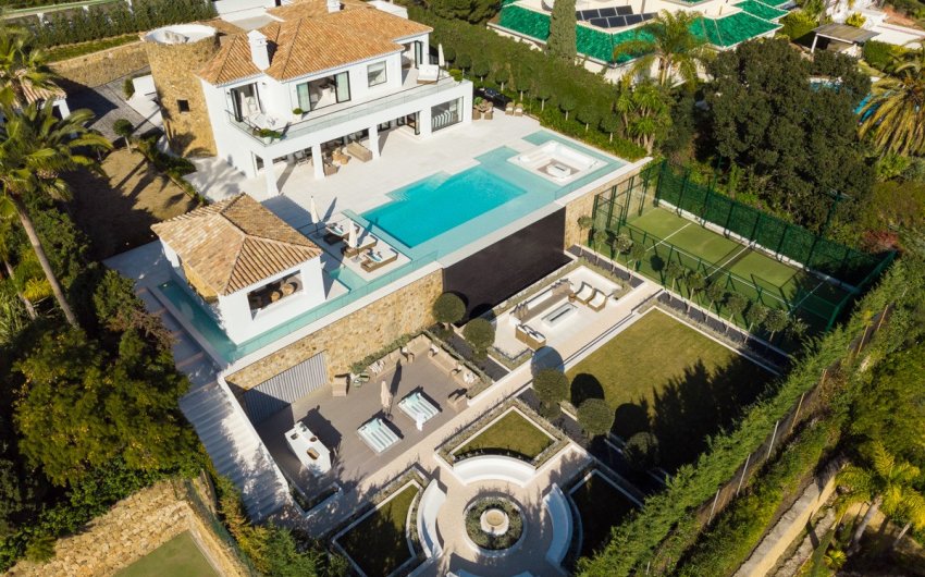 Resale - Villa -
Marbella - Nueva Andalucía