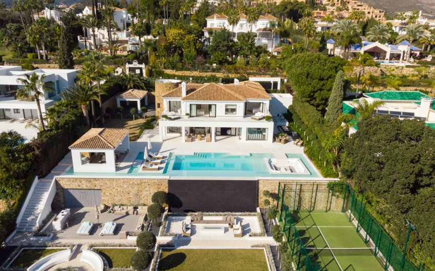 Resale - Villa -
Marbella - Nueva Andalucía