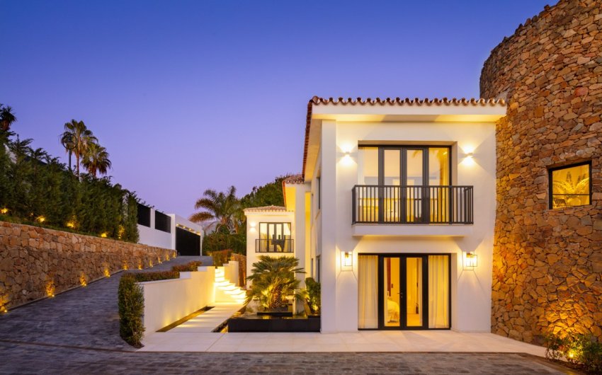 Resale - Villa -
Marbella - Nueva Andalucía