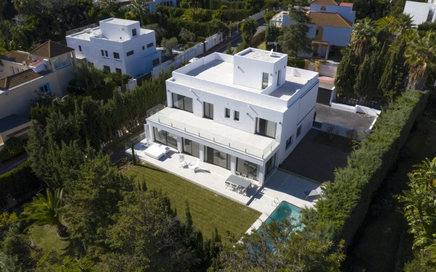 Resale - Villa -
Marbella - Nueva Andalucía