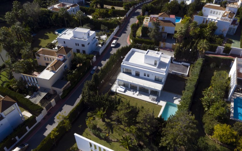 Resale - Villa -
Marbella - Nueva Andalucía