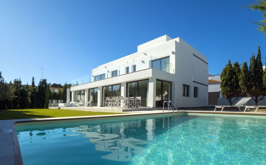 Resale - Villa -
Marbella - Nueva Andalucía