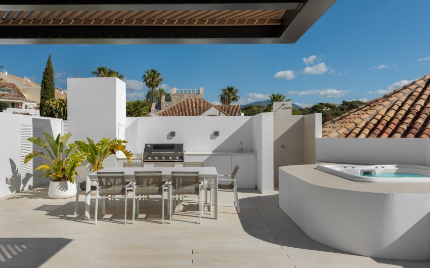 Resale - Villa -
Marbella - Nueva Andalucía