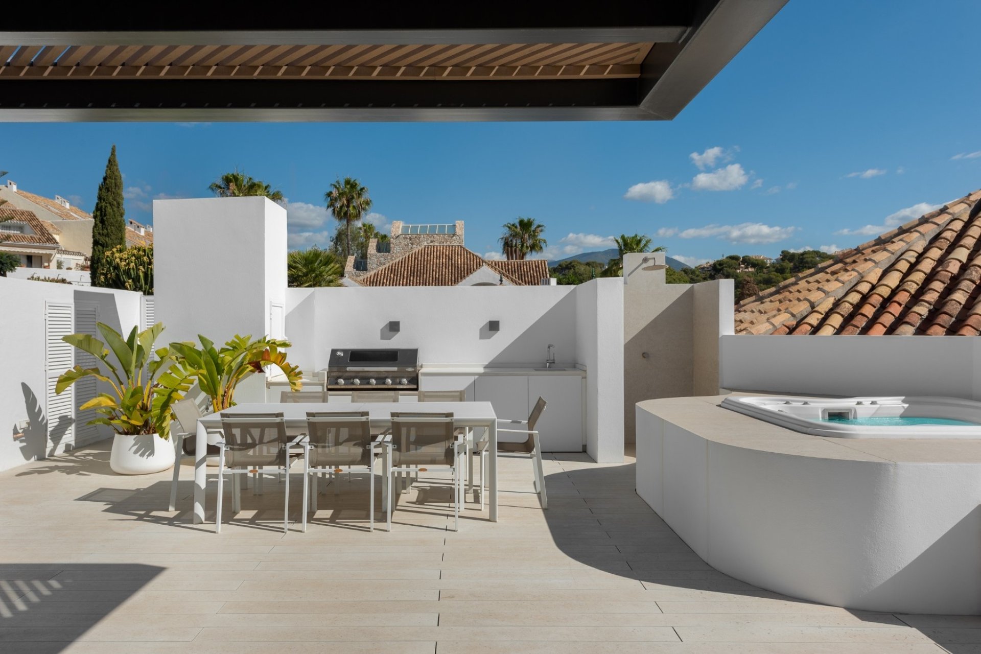 Resale - Villa -
Marbella - Nueva Andalucía