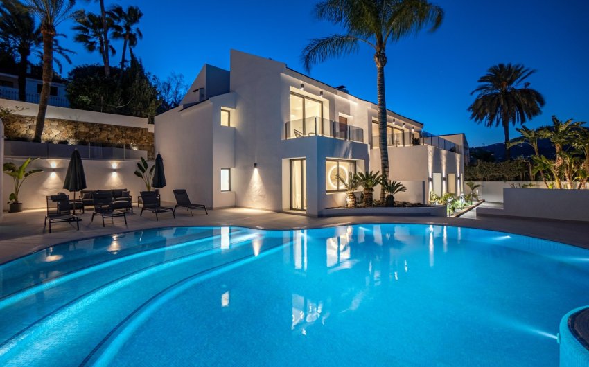Resale - Villa -
Marbella - Nueva Andalucía