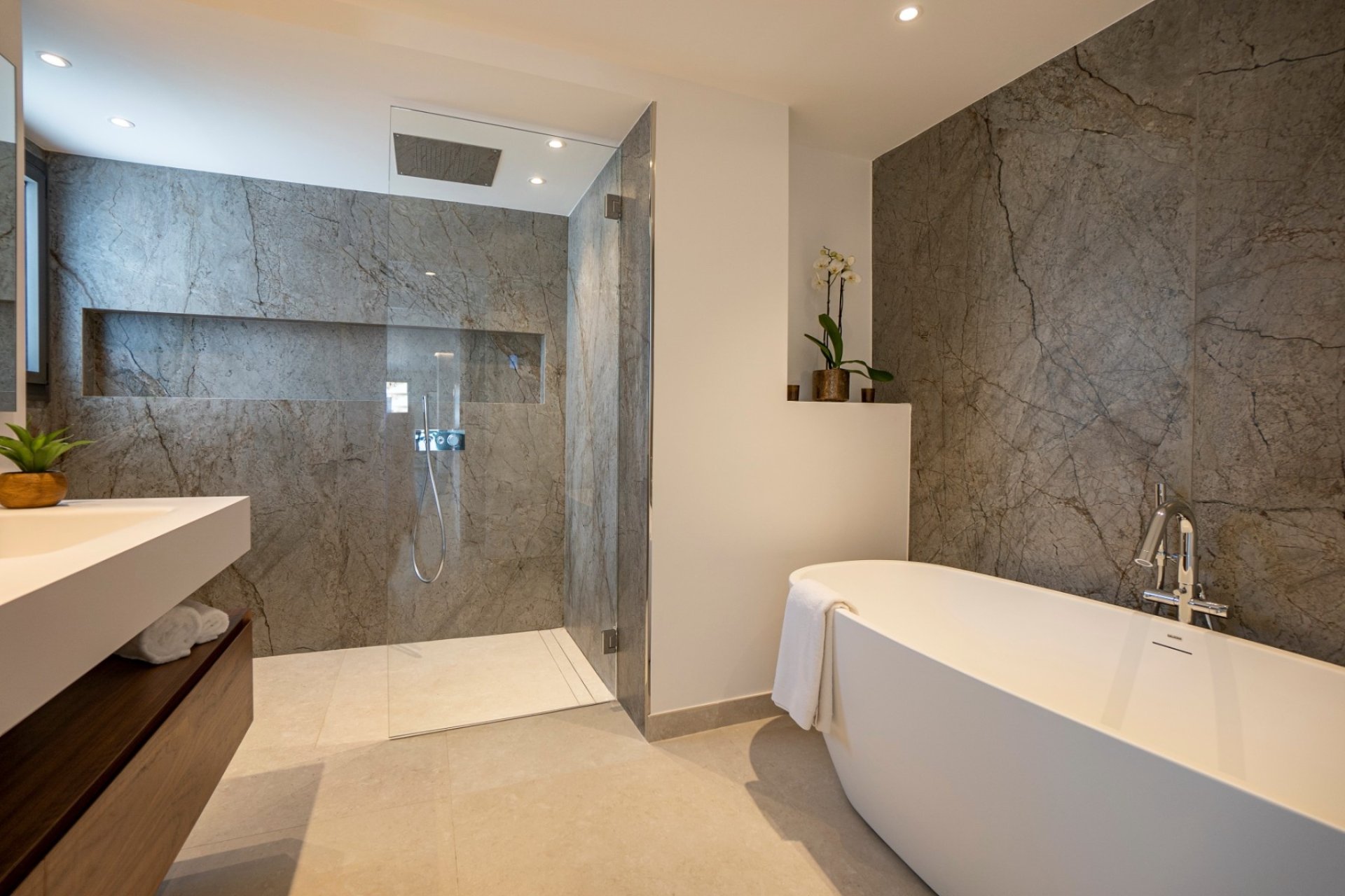 Resale - Villa -
Marbella - Nueva Andalucía