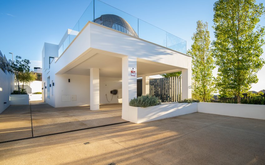 Resale - Villa -
Marbella - Nueva Andalucía