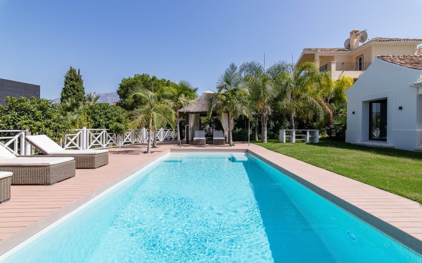 Resale - Villa -
Marbella - Nueva Andalucía