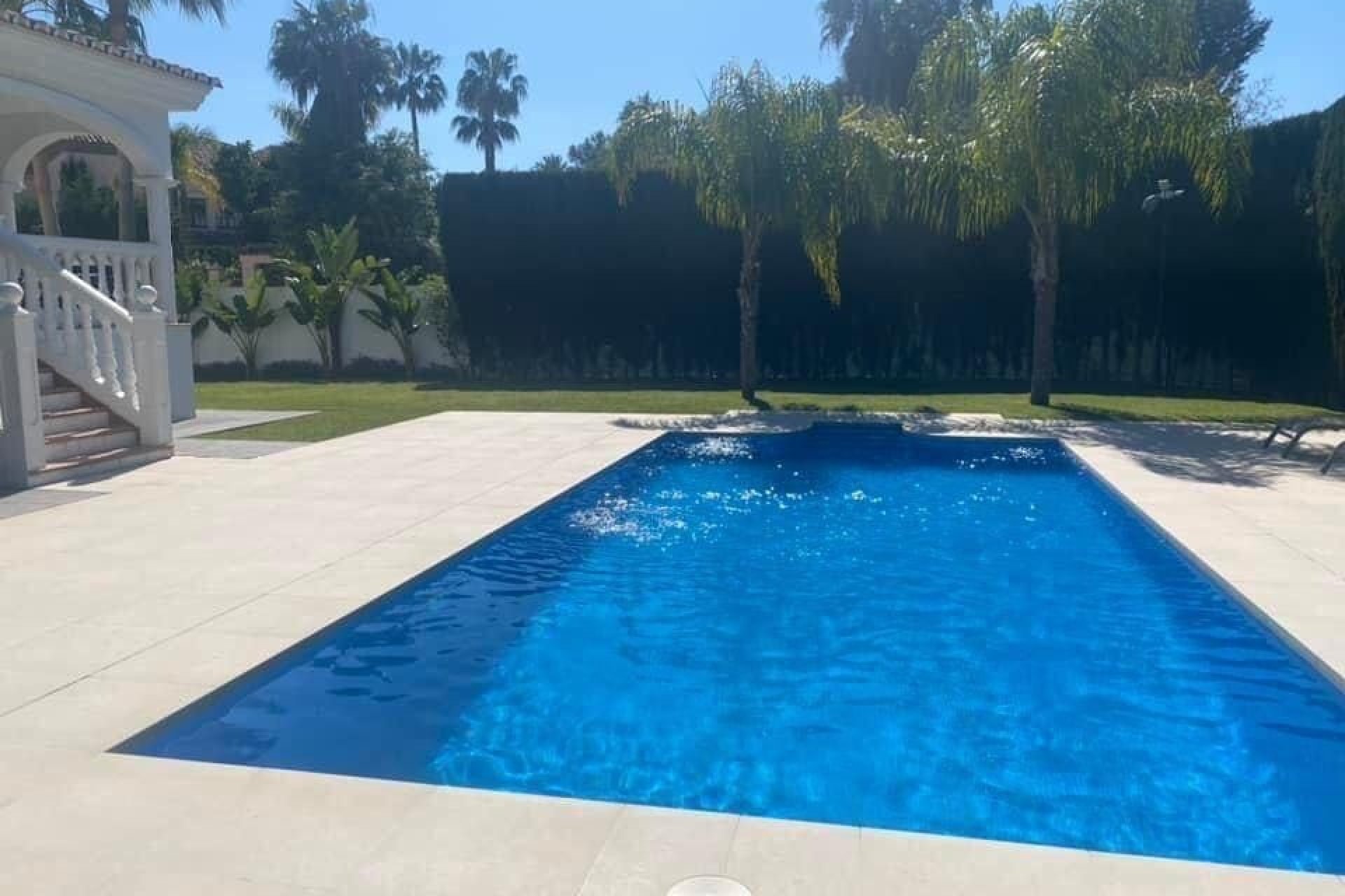 Resale - Villa -
Marbella - Nueva Andalucía