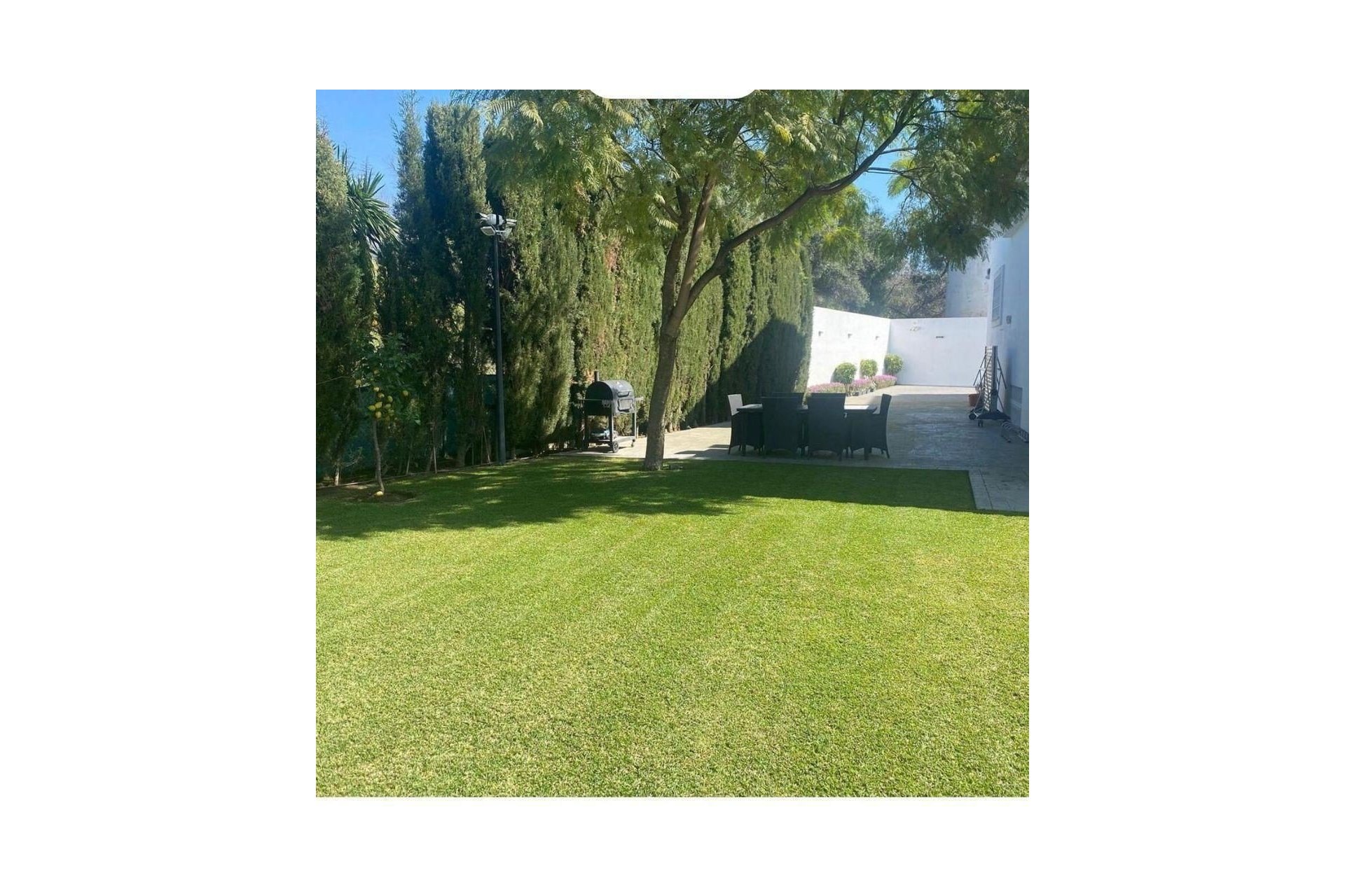Resale - Villa -
Marbella - Nueva Andalucía