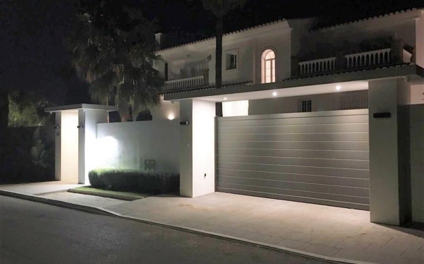 Resale - Villa -
Marbella - Nueva Andalucía