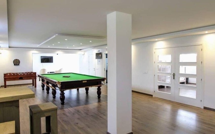 Resale - Villa -
Marbella - Nueva Andalucía