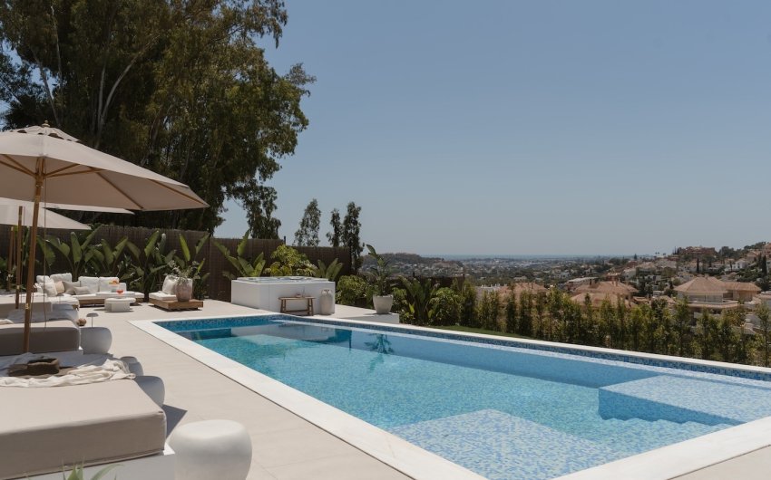 Resale - Villa -
Marbella - Nueva Andalucía