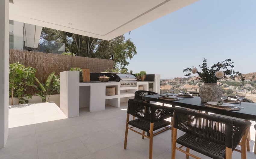 Resale - Villa -
Marbella - Nueva Andalucía