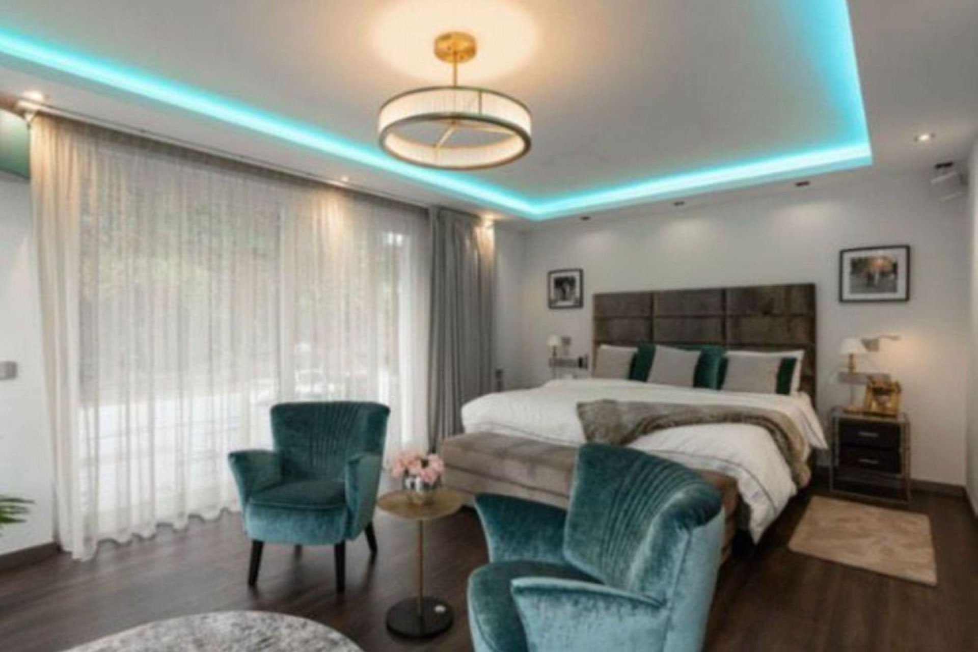 Resale - Villa -
Marbella - Nueva Andalucia