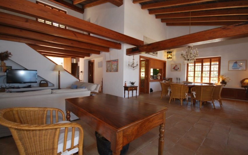 Resale - Villa -
Moraira - Benimeit