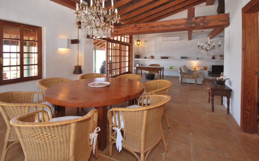 Resale - Villa -
Moraira - Benimeit