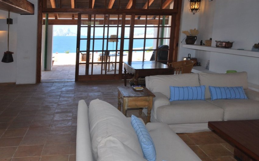 Resale - Villa -
Moraira - Benimeit