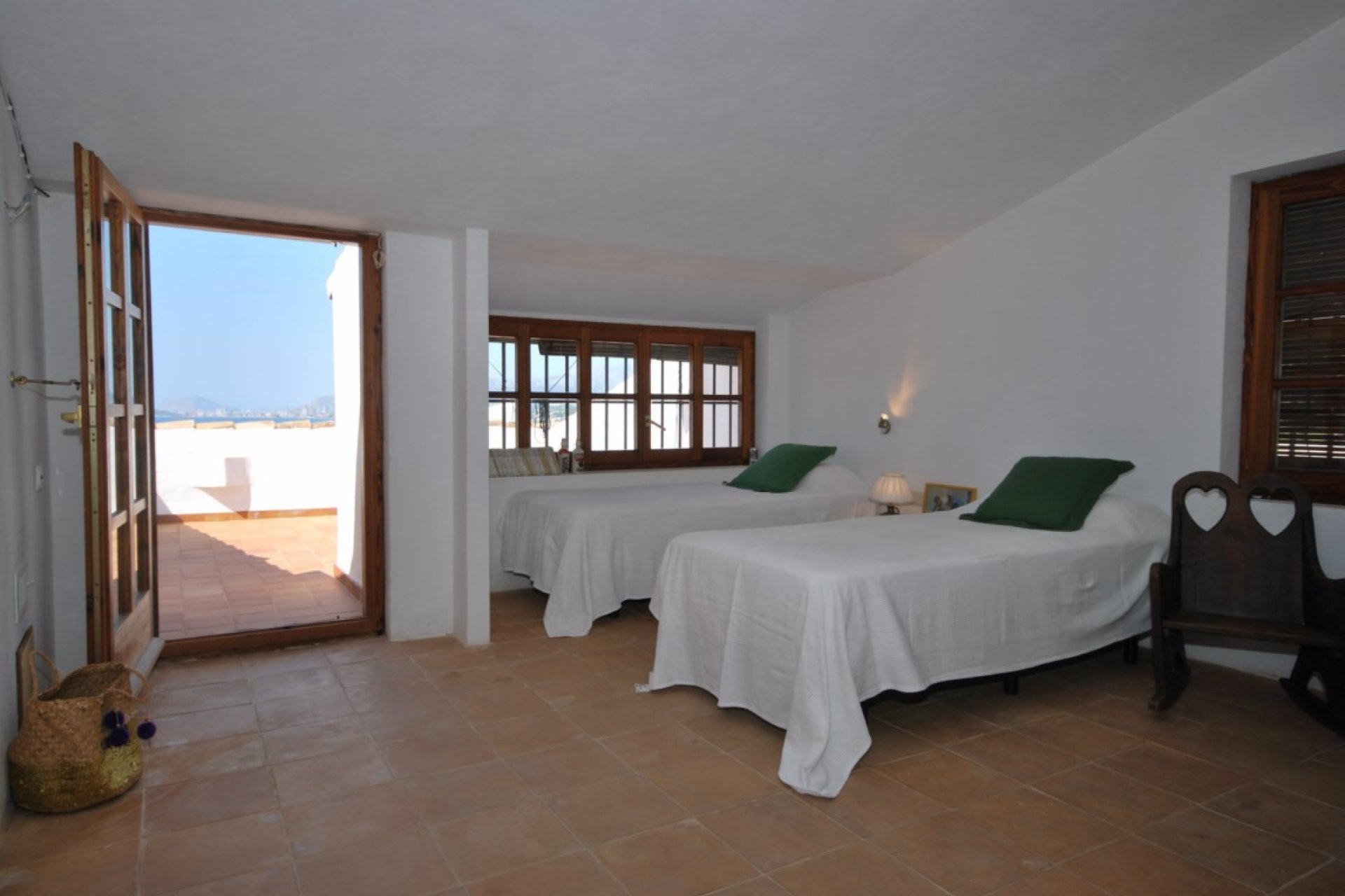 Resale - Villa -
Moraira - Benimeit