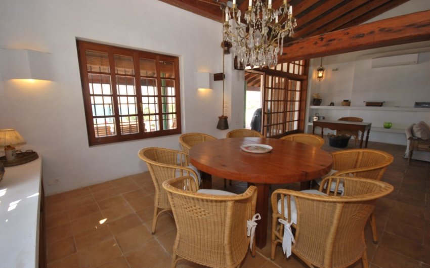 Resale - Villa -
Moraira - Benimeit